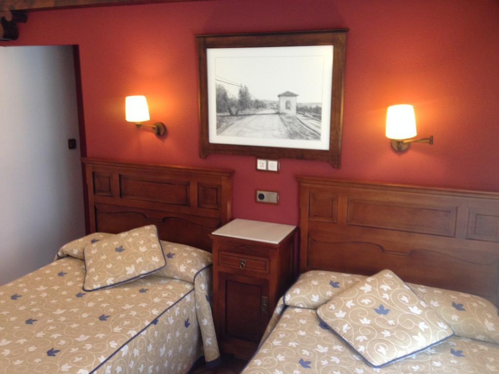 Hospederia Ana Pilar Hotel Porcuna Szoba fotó