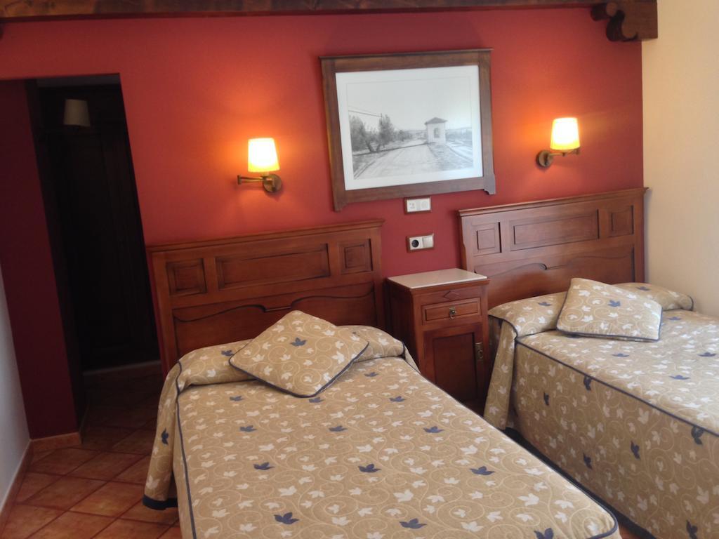Hospederia Ana Pilar Hotel Porcuna Szoba fotó